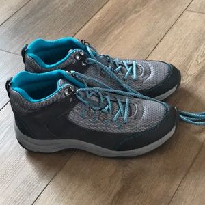 Hiking boots/ shoes (Make me an Offer) 🙂